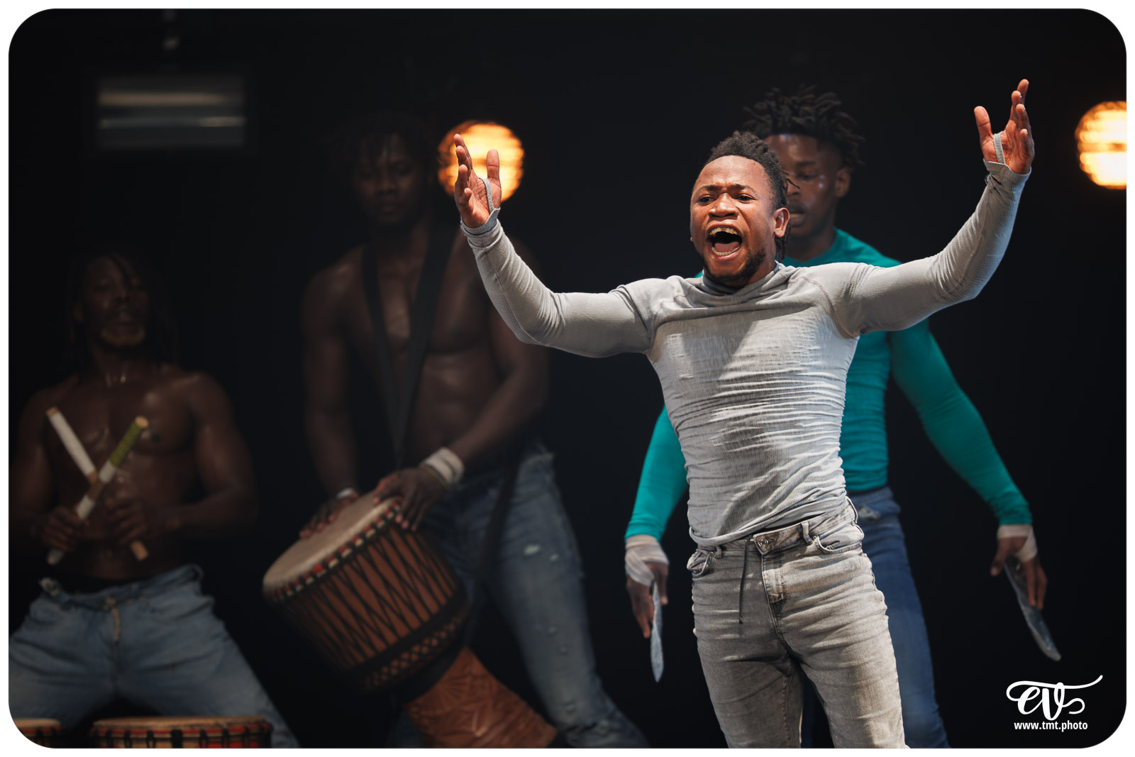 YÉ ! (L'EAU) (CIRCUS BAOBAB)